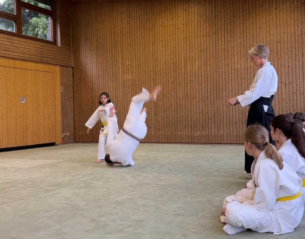 71ee9dc7-dff8-4871-8468-68d569ff230b